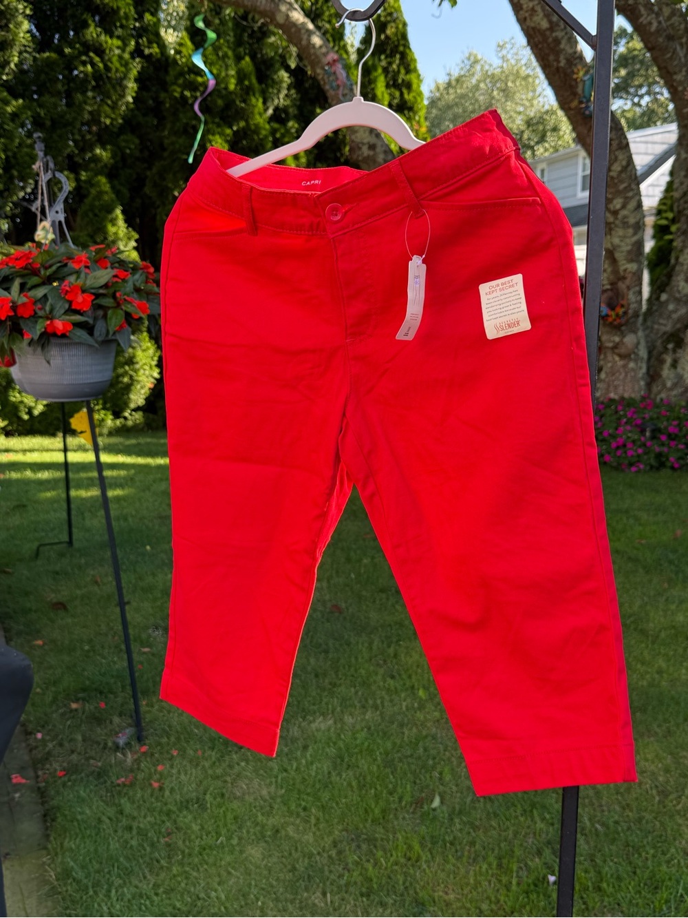 jcpenney Women's Red Capris - 6 Petite